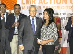 Pravind Jugnauth à La Laura Pravind Jugnauth à La Laura