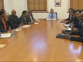 Pravind Jugnauth rencontre les Backbenchers Pravind Jugnauth rencontre les Backbenchers